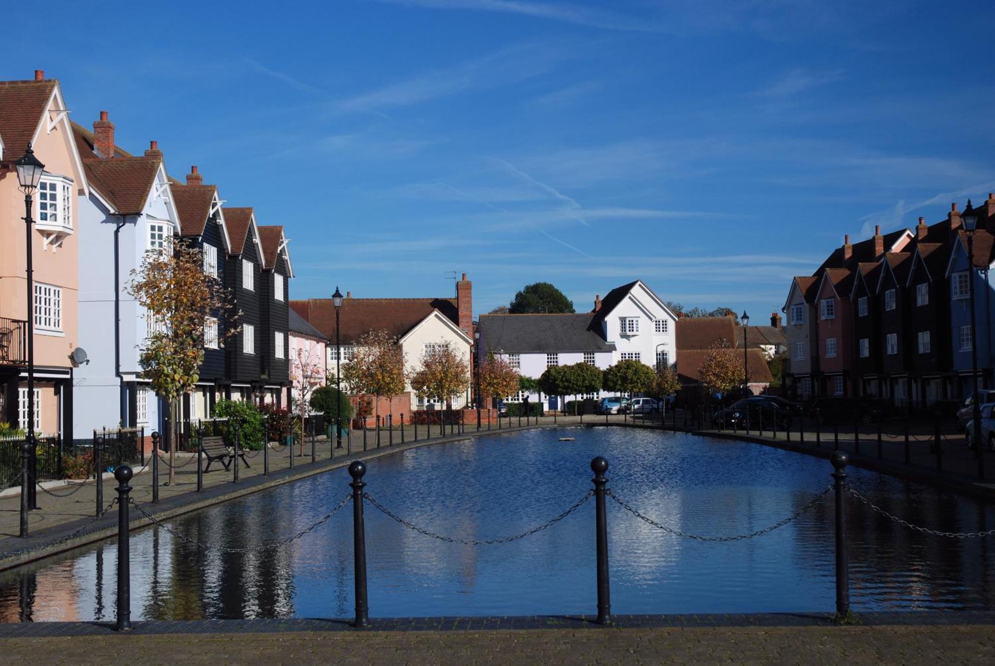 Queens Cottage, Wivenhoe Stylish, Plush, Cosy, Convenient & Quirky, 2X Double Bed Period Cottage Plus Patio - 9 Min Walk Train, 4 Min Walk High Street Pubs, Restaurants, Shops Buitenkant foto