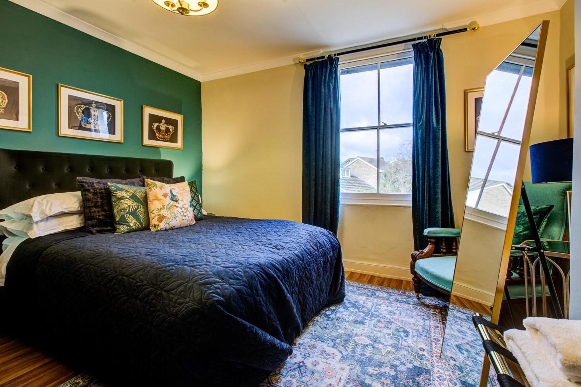Queens Cottage, Wivenhoe Stylish, Plush, Cosy, Convenient & Quirky, 2X Double Bed Period Cottage Plus Patio - 9 Min Walk Train, 4 Min Walk High Street Pubs, Restaurants, Shops Buitenkant foto